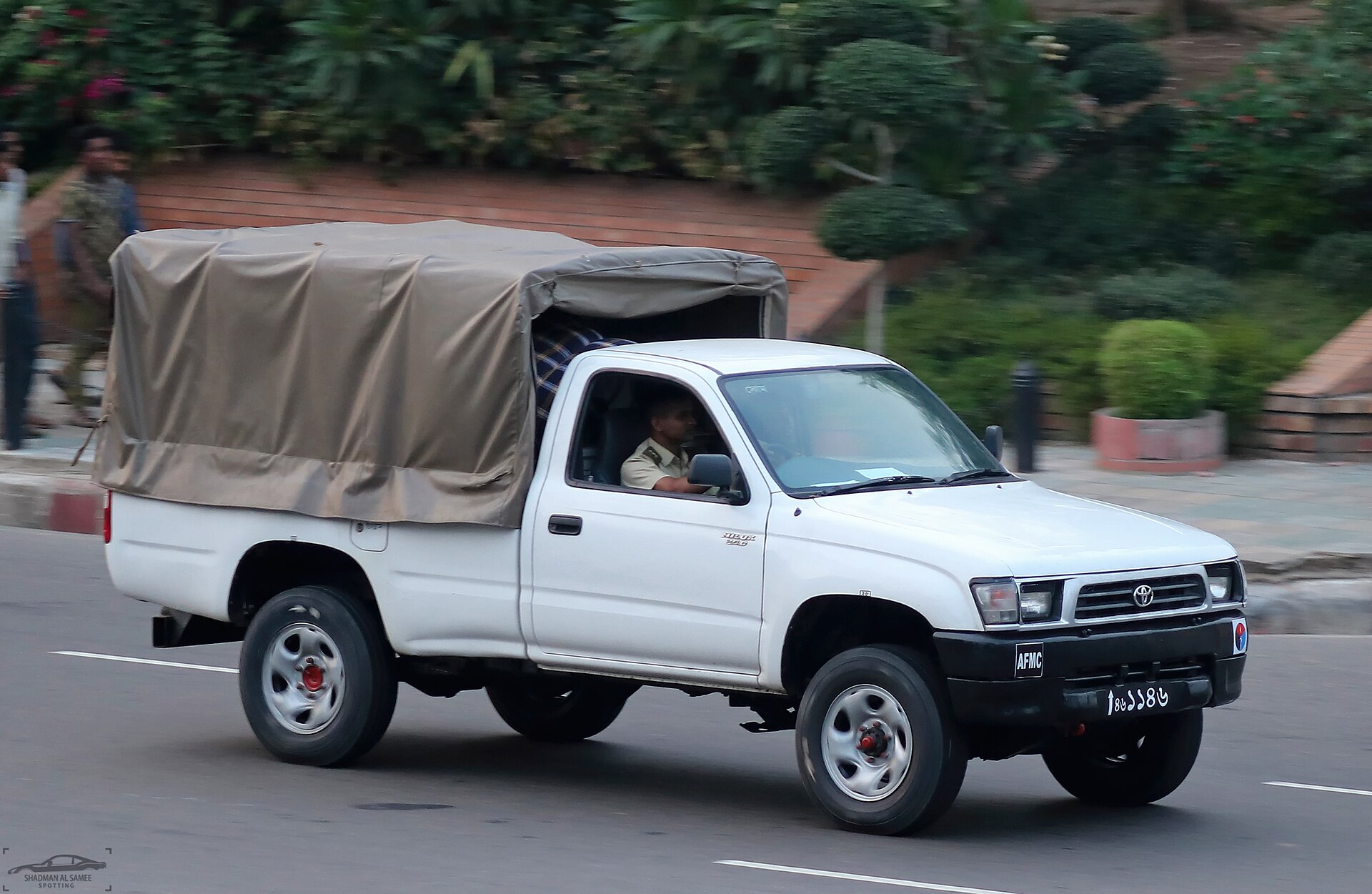 军用丰田Hilux皮卡实拍