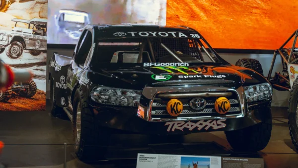 彼特森Legends of the Dirt展中的越野赛车