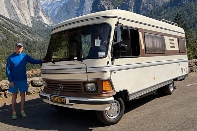1983年Hymer S660房车与车主的户外合影